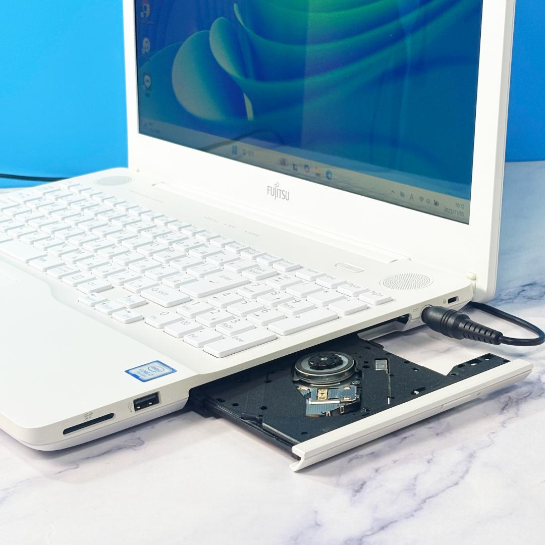 Corei7・16GB・SSD・DVDマルチ・Win11・ホワイトノートパソコン