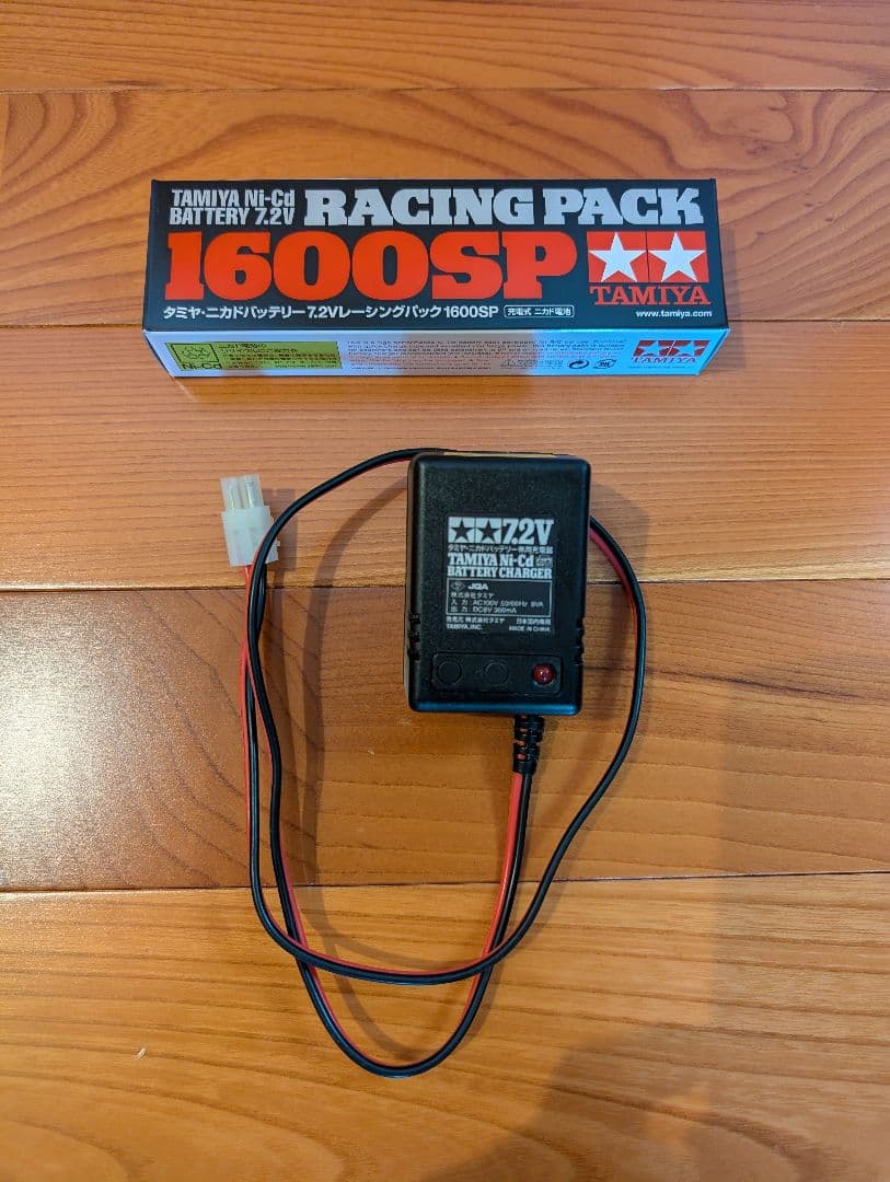 タミヤ CR-01 ランドクルーザー40 純正新品バッテリー、予備タイヤつき