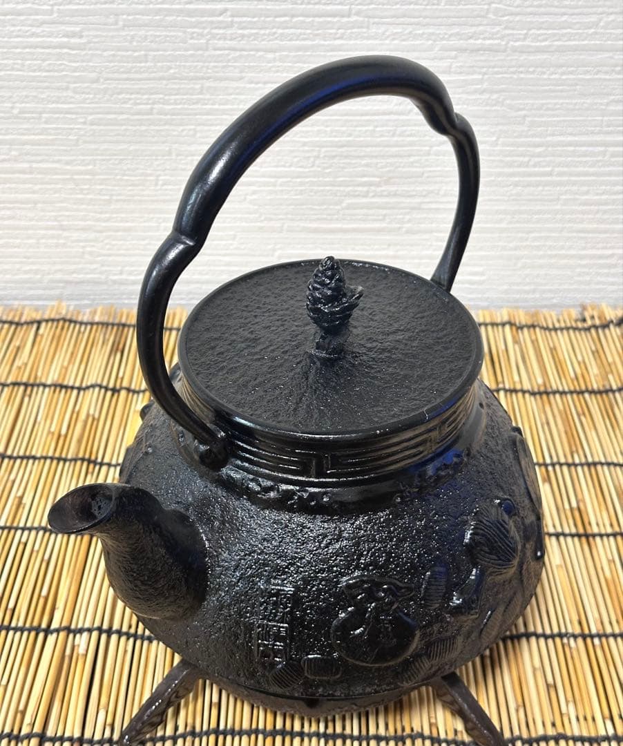 未使用品、供箱、栞付　南部岩鋳四代目清末作 　真作保証　１８型コシキ宝　南部鉄瓶