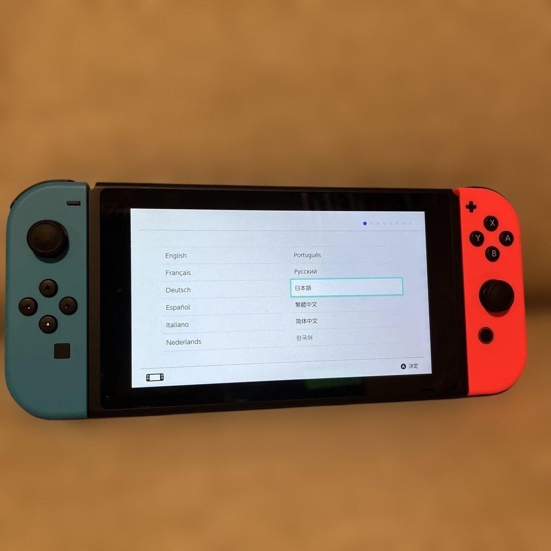 Nintendo Switch 本体 周辺機器付き（ジョイコンに不備あり）