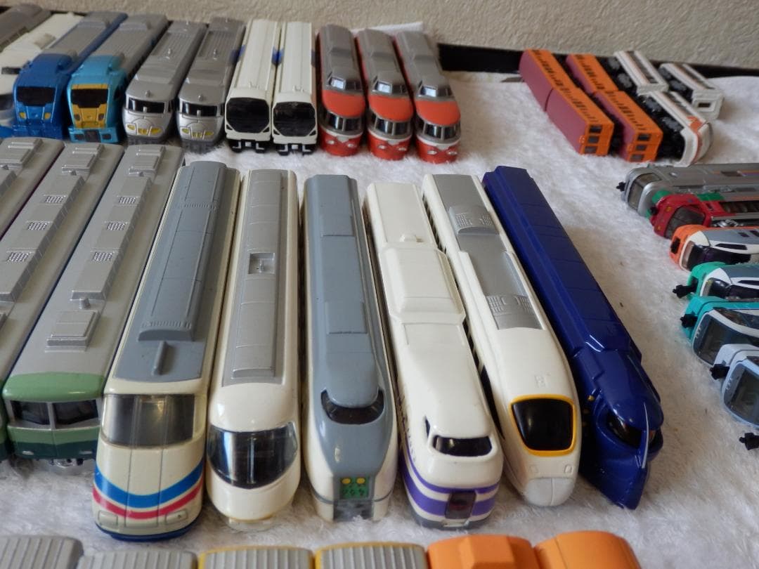 ❤️日本製★新品級★３４両★絶版❤️トレーン大量セットNゲージダイカストミニカー