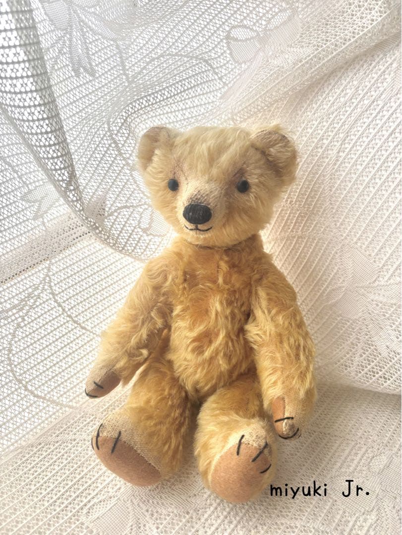 ハンドメイドベア(イギリス天然モヘア)全長25cm ＊うさぎ帽子付き