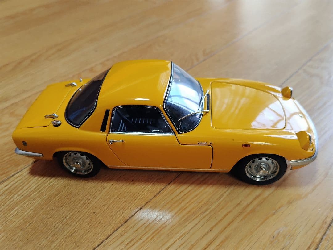 AUTOart「LOTUS ELAN S/E COUPE」1:18
