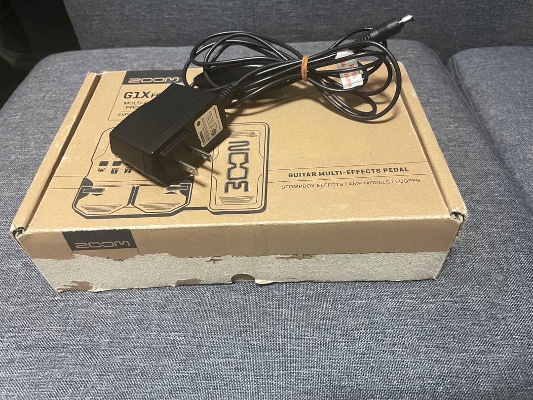 ZOOM G1X FOUR マルチエフェクターACアダプター付属　値下げしました
