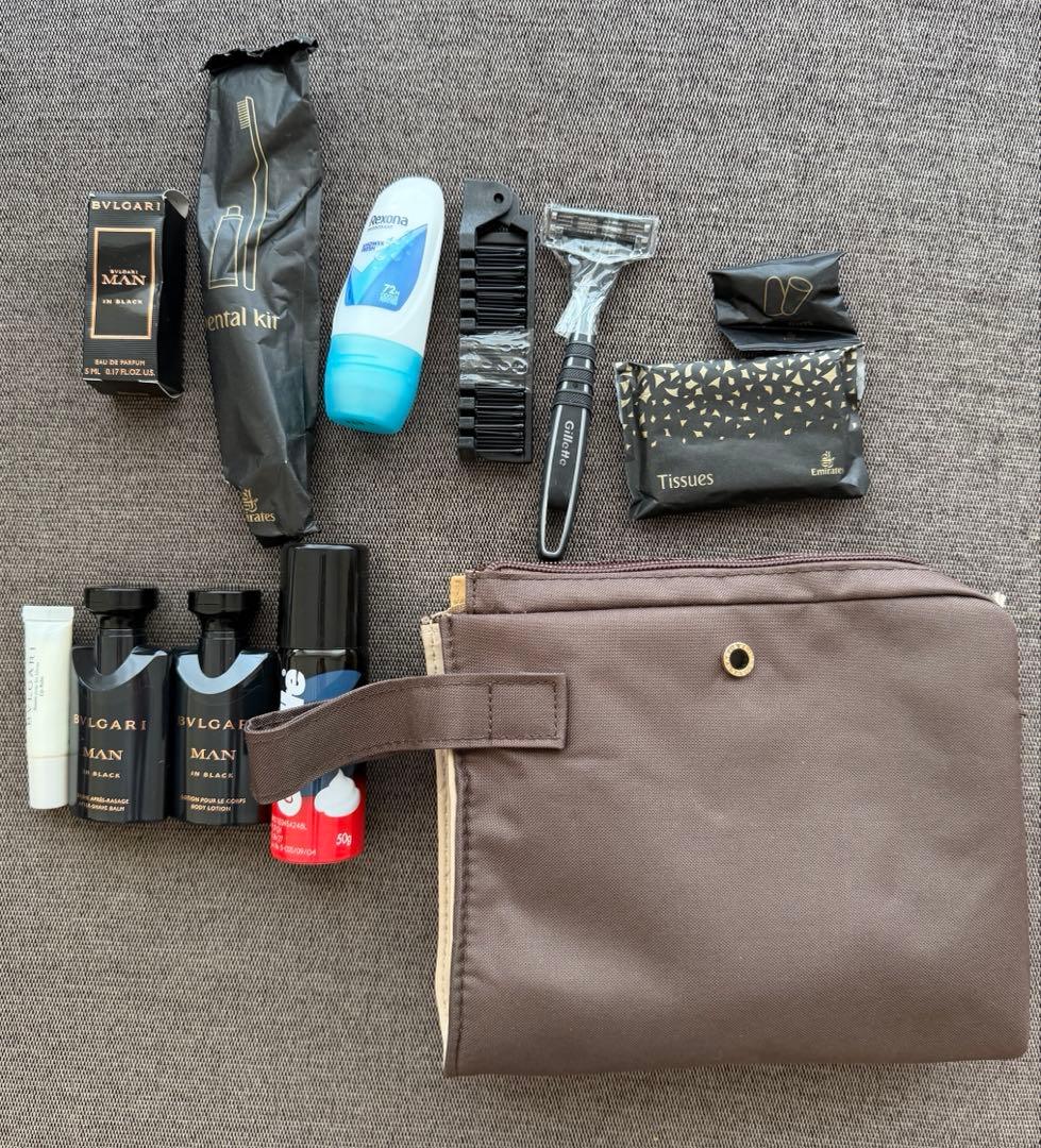 新品】エミレーツ航空☆ビジネスクラス☆メンズアメニティポーチセット