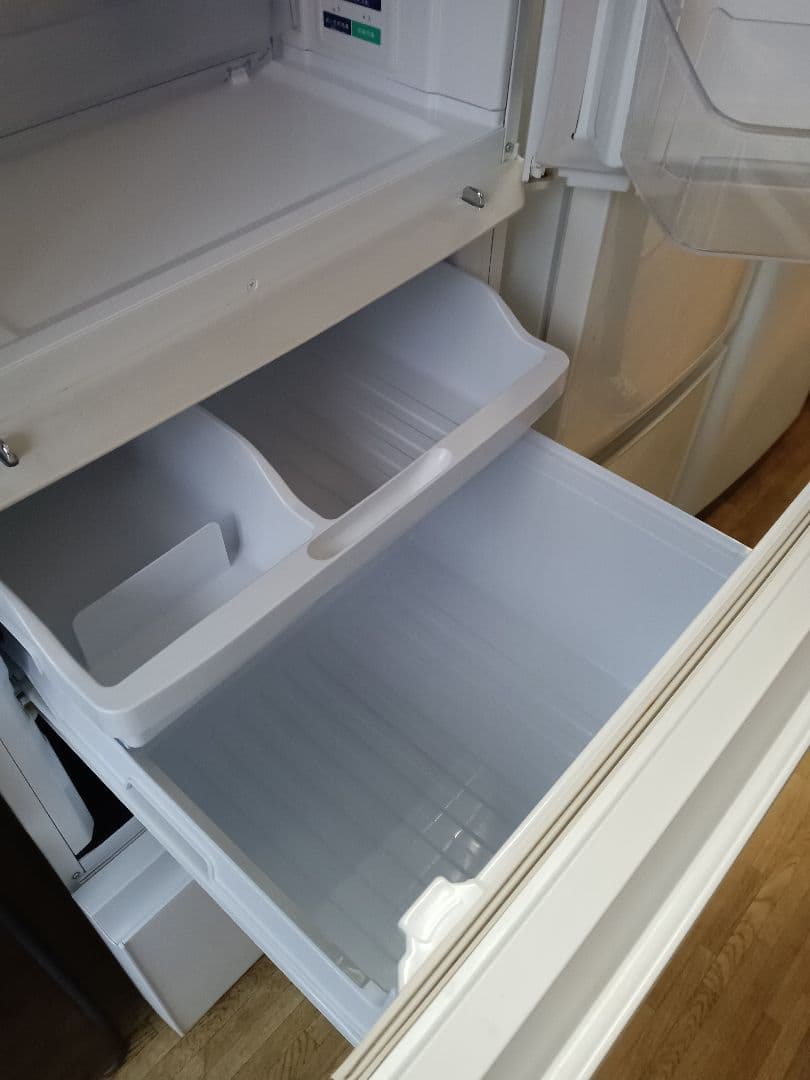 糸の切れた凧 様【超美品】ホワイト冷蔵庫 2022年式　自動製氷機能つき