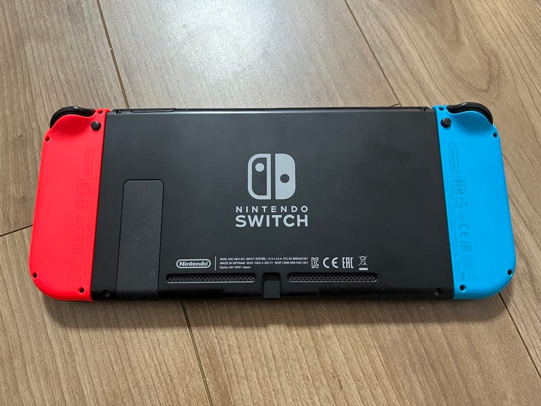 Nintendo Switch 本体 青/赤 Joy-Con付き　中古品