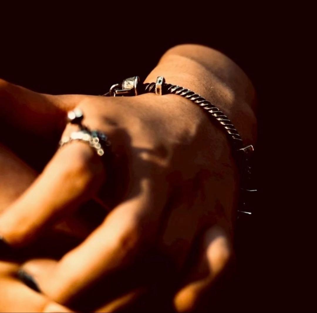 アクセサリー VAINON Bolt Bracelet