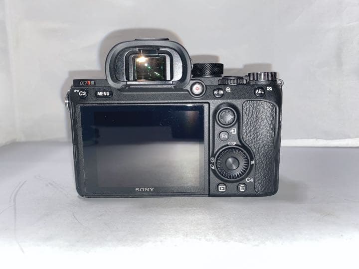 284ショット!】Sony α7RIII a7rⅲ ILCE-7RM3 ボディ α7R III ILCE-7RM3