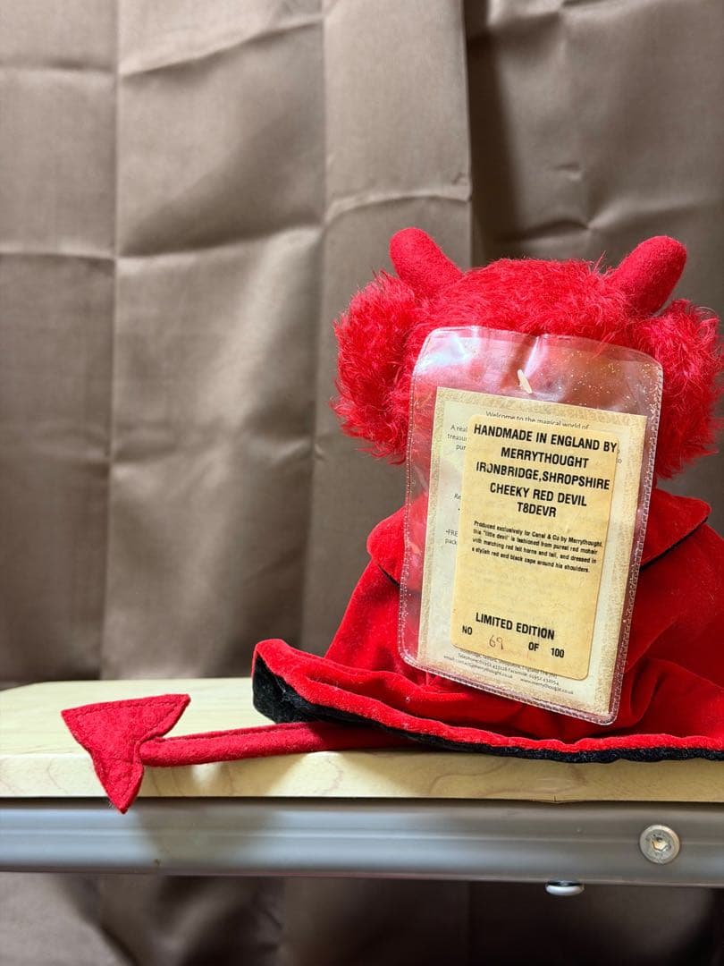 メリーソート社 チーキーブリティッシュデビル レッド 100体限定