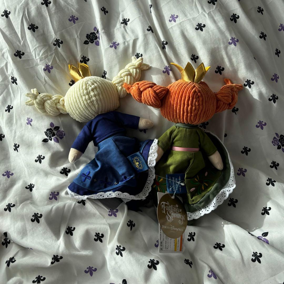 ファンタジースプリングス　非売品　カレンダー　ディズニー　2025 アナ雪