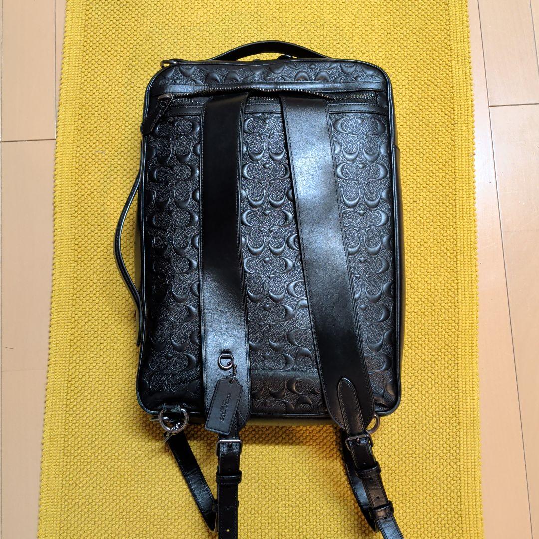 COACH ブラックエンボスショルダーバッグ