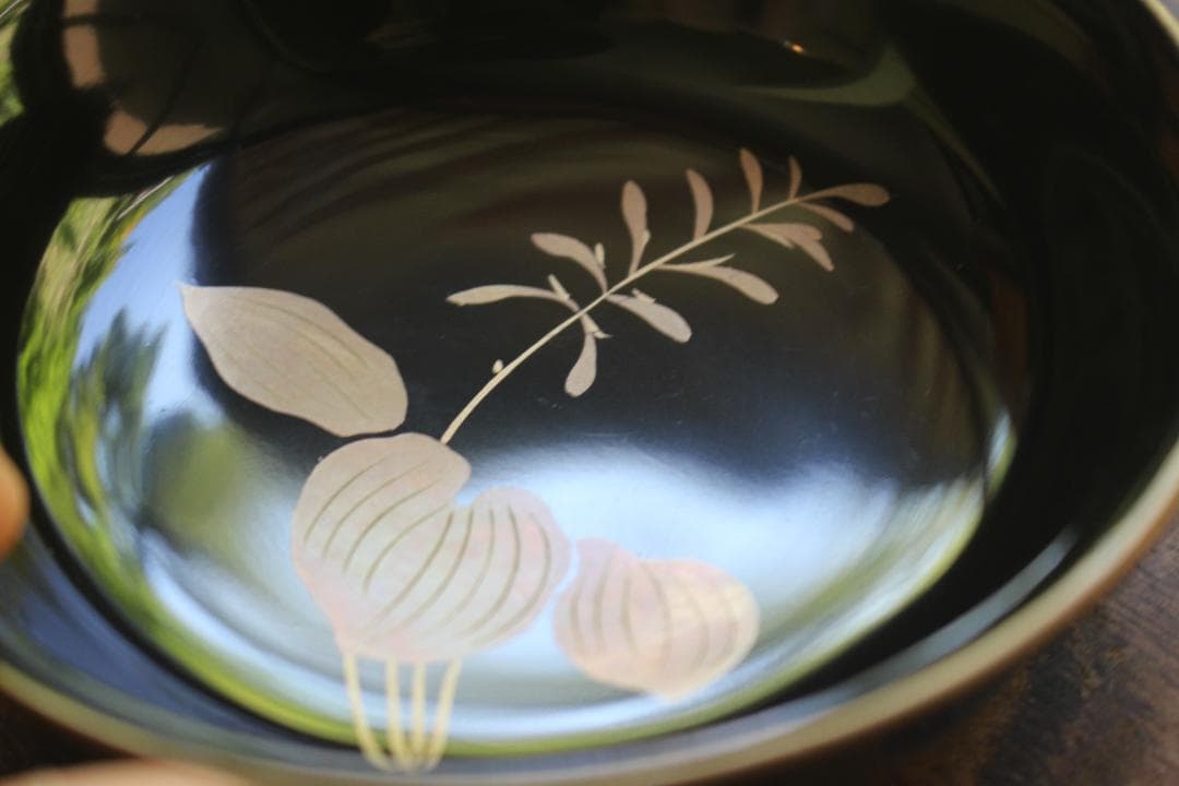 ばら売り可！時代金縁黒漆に優美な草花蒔絵の映える小皿6