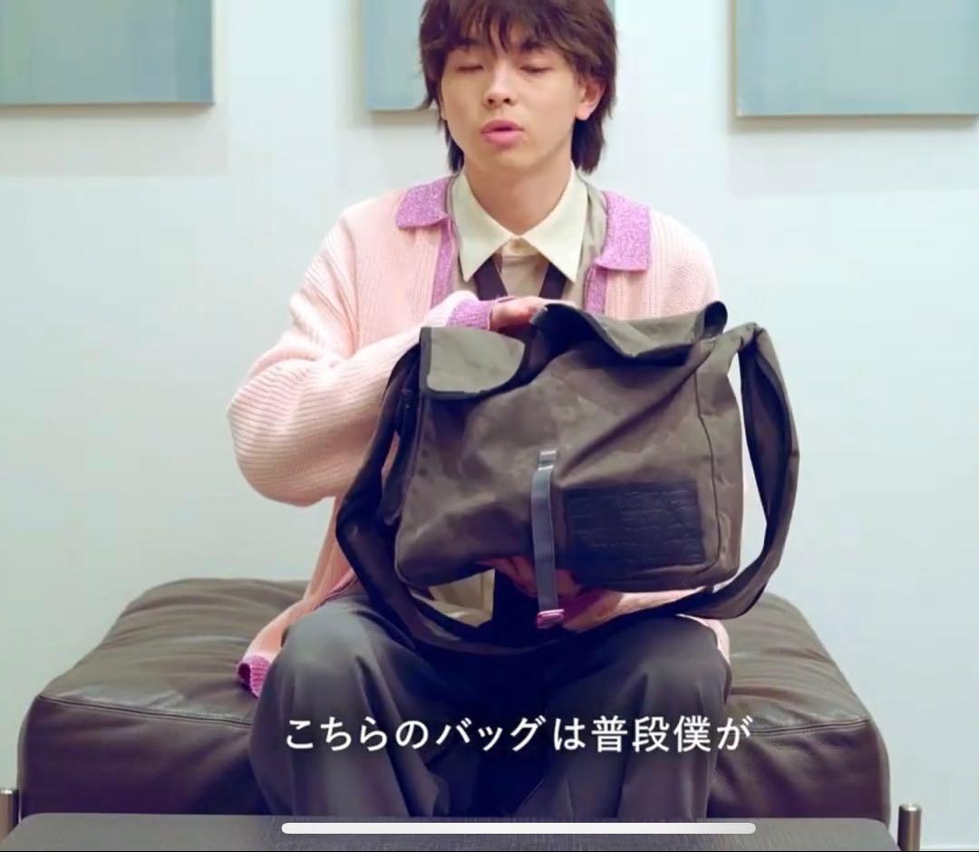 Acne Studios メッセンジャーバッグ