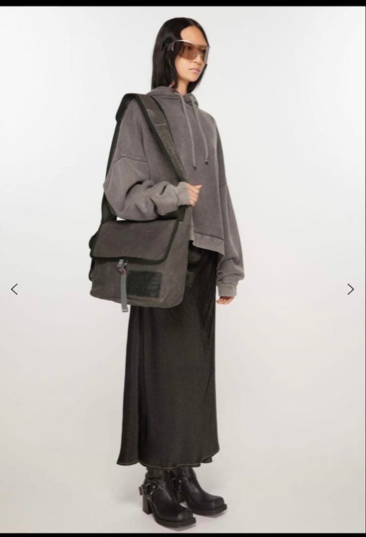 Acne Studios メッセンジャーバッグ