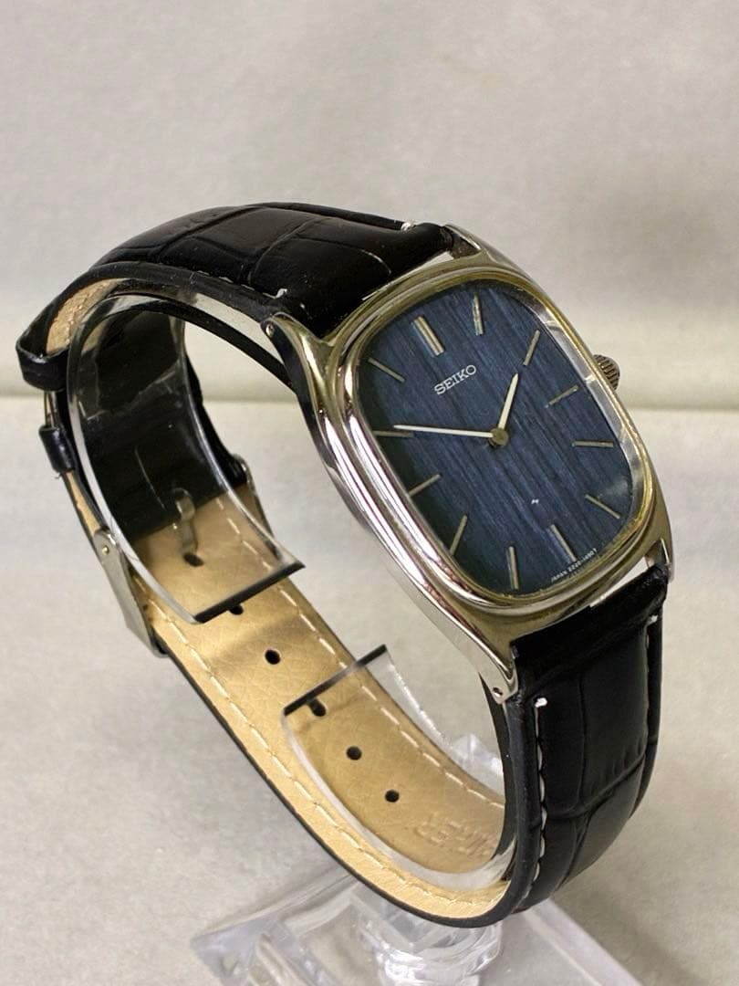 希少1975年製 手巻き時計 稼働 SEIKO シャリオ青文字盤 新品ベルト