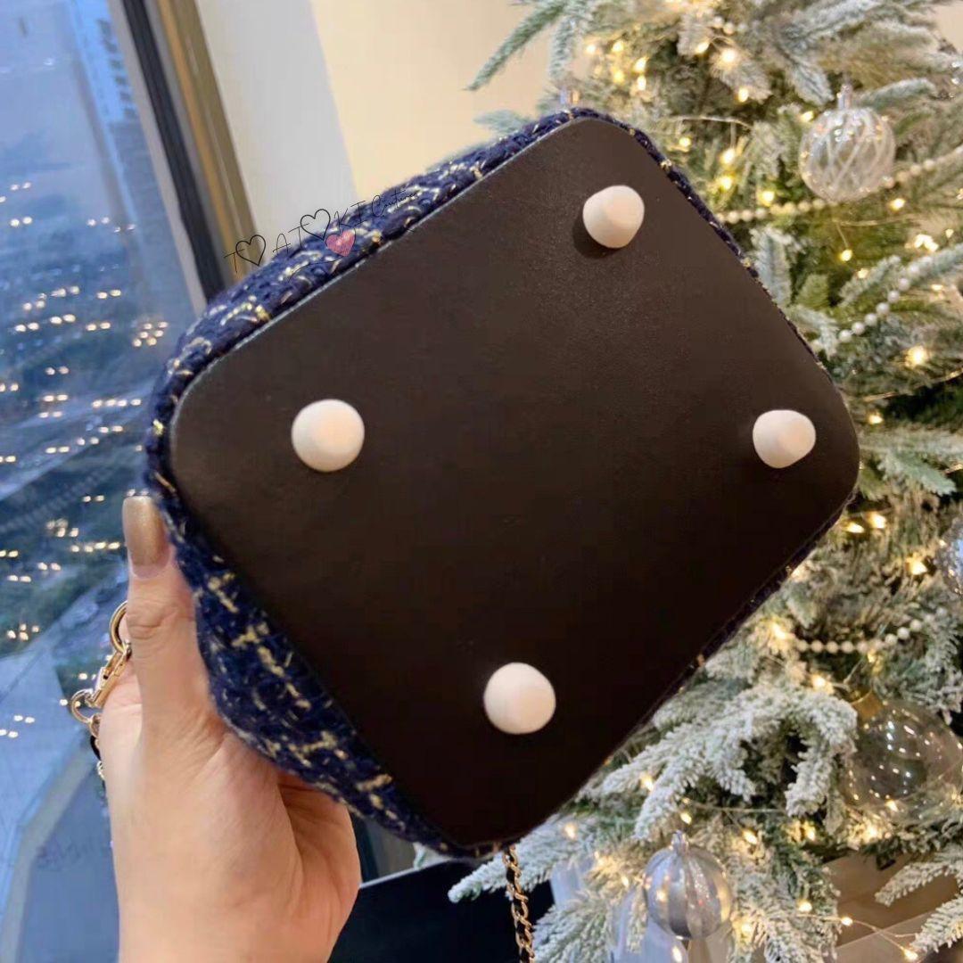 訳あり❤CHANEL❤ネイビーラメ巾着ショルダーバッグゴールドチェーンの