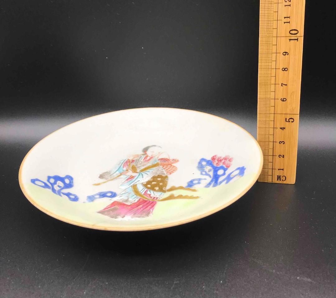 中国古玩 清乾隆時代 大清乾隆年製 在銘 粉彩人物物語