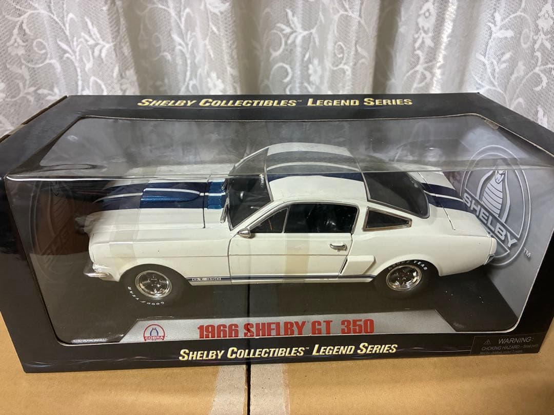 1966 Shelby GT350 ミニカー1/18