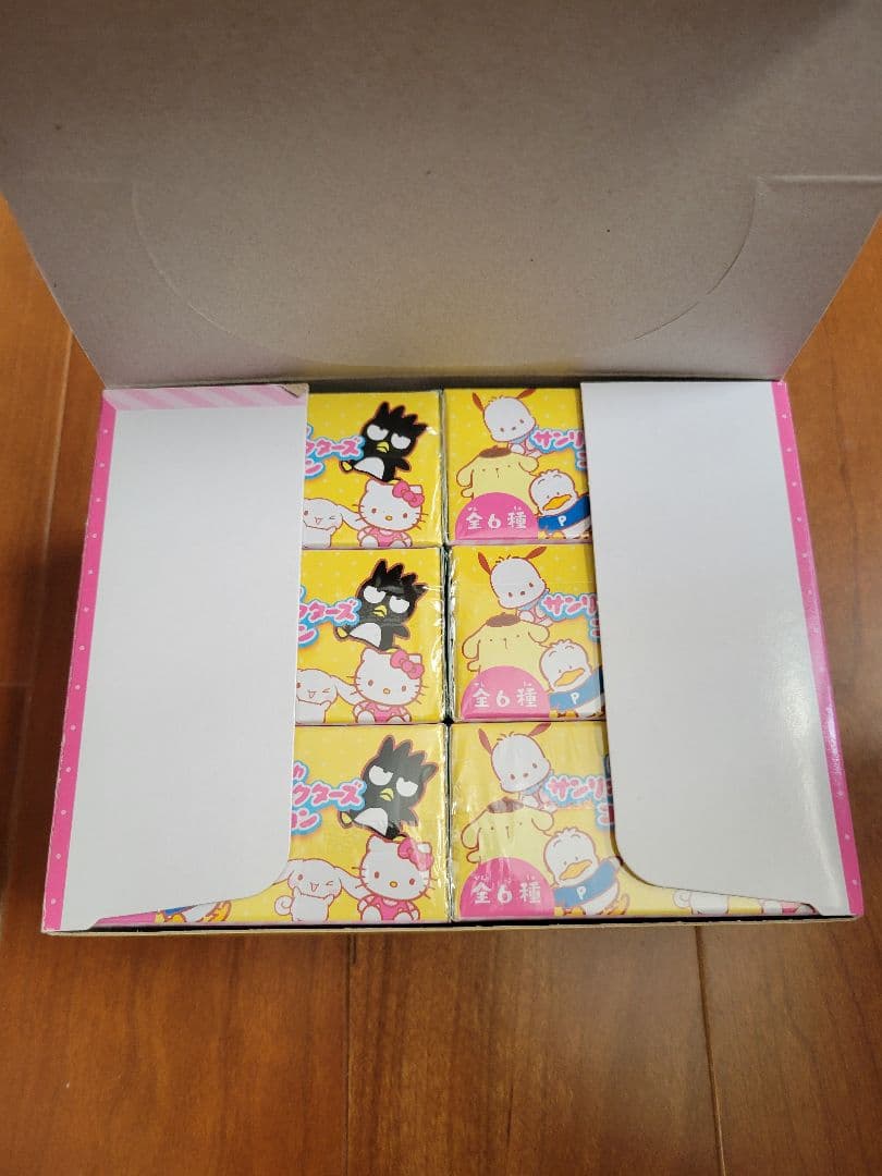 ドリームトミカ　サンリオキャラクターズ　BOX(３種)+キティ５０周年トミカ