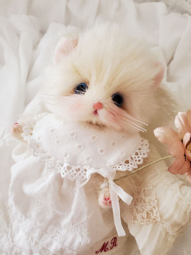 モヘアのちっちゃな猫ちゃん♡ふんわりwhiteのおめかしset♪ テディベア
