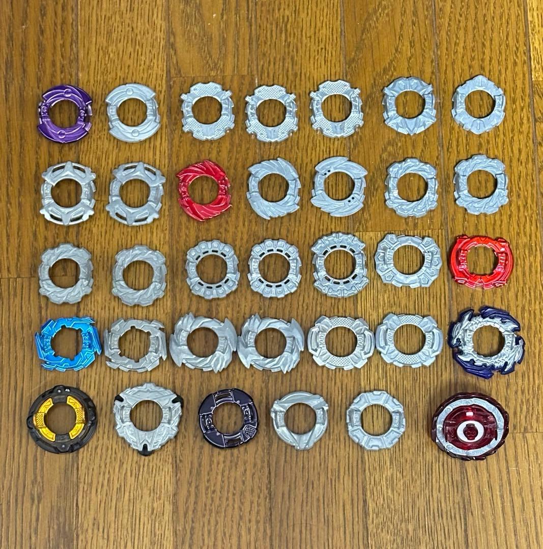 ベイブレードバースト 40個+ランチャー等 引退 まとめ売り - スポーツ