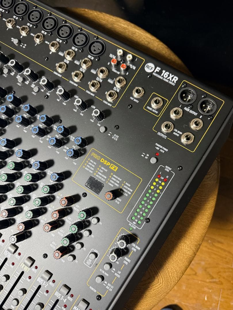 RCF F16XR 16chアナログミキサー USED保証有り
