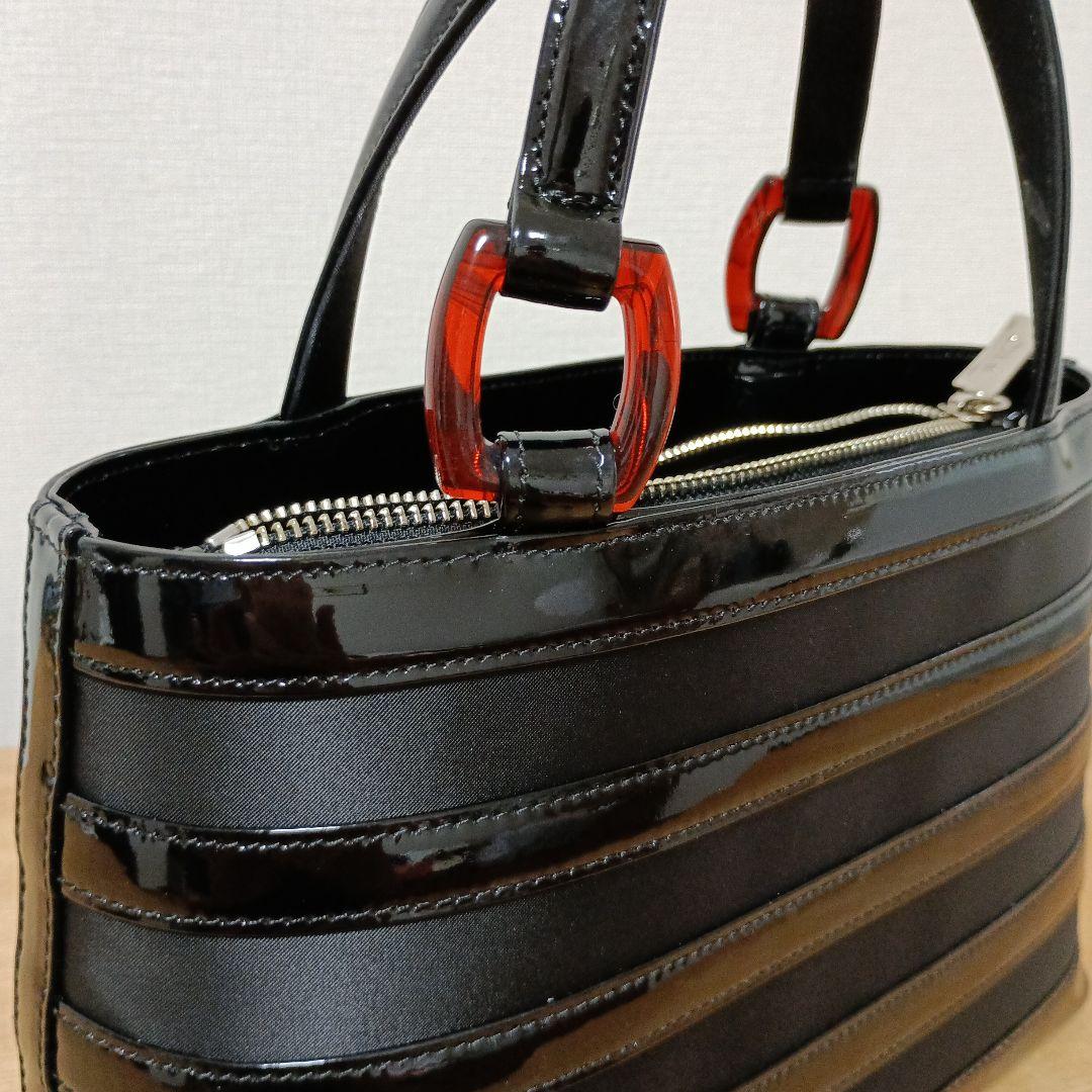 【和光】エナメルバッグ　ブラック