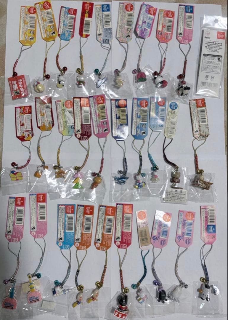 ハローキティ　ご当地　限定　ストラップ 根付　まとめ　60個