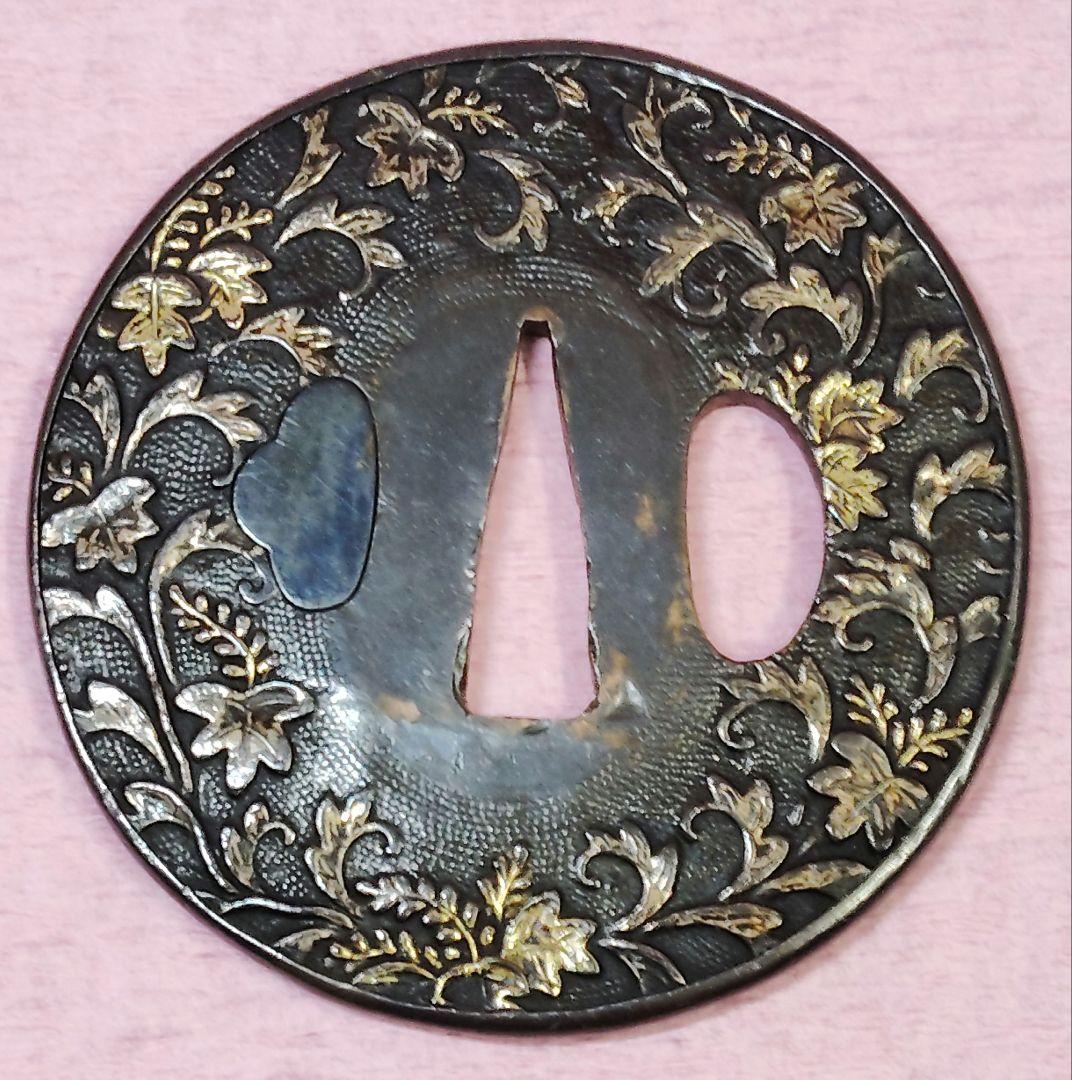 刀装具 鐔 鍔 無銘 銅地 魚々子地 真鍮象嵌 草花文様図 覆輪丸形鐔 時代物