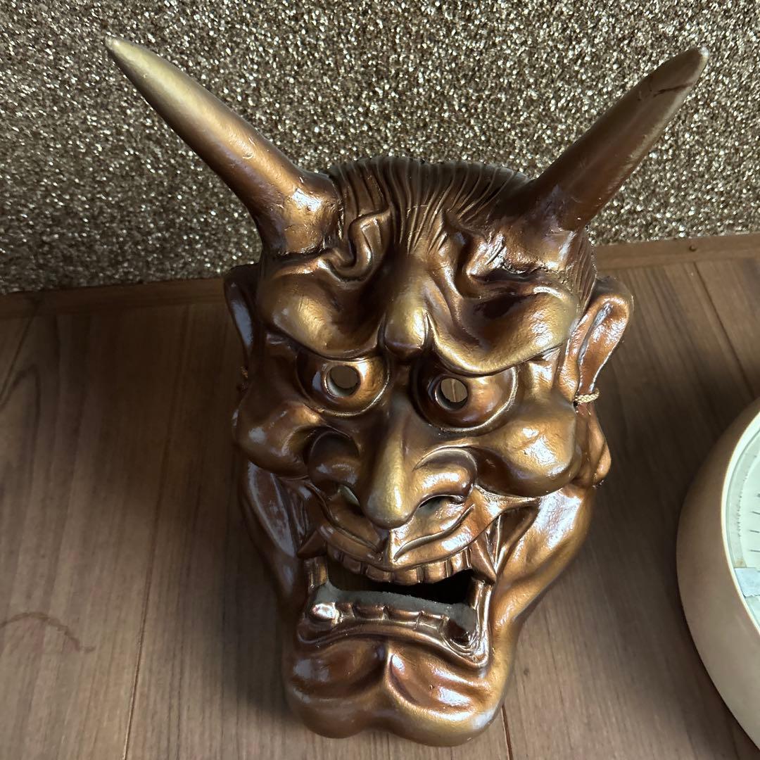 黒い茶碗 金色の縁取り