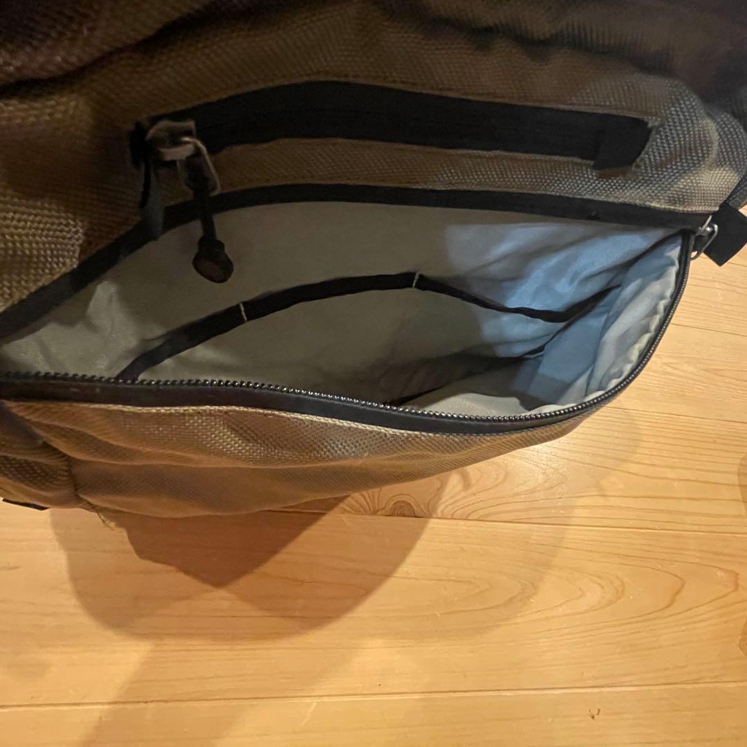 レア 廃盤品 patagonia パタゴニア 旅行用バッグ オリーブグリーン