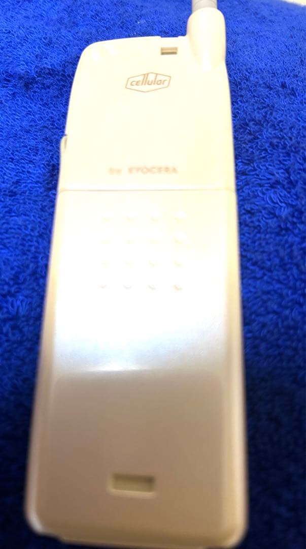 セルラーD202Kハローキティモックアップ 展示用模型ガラケー