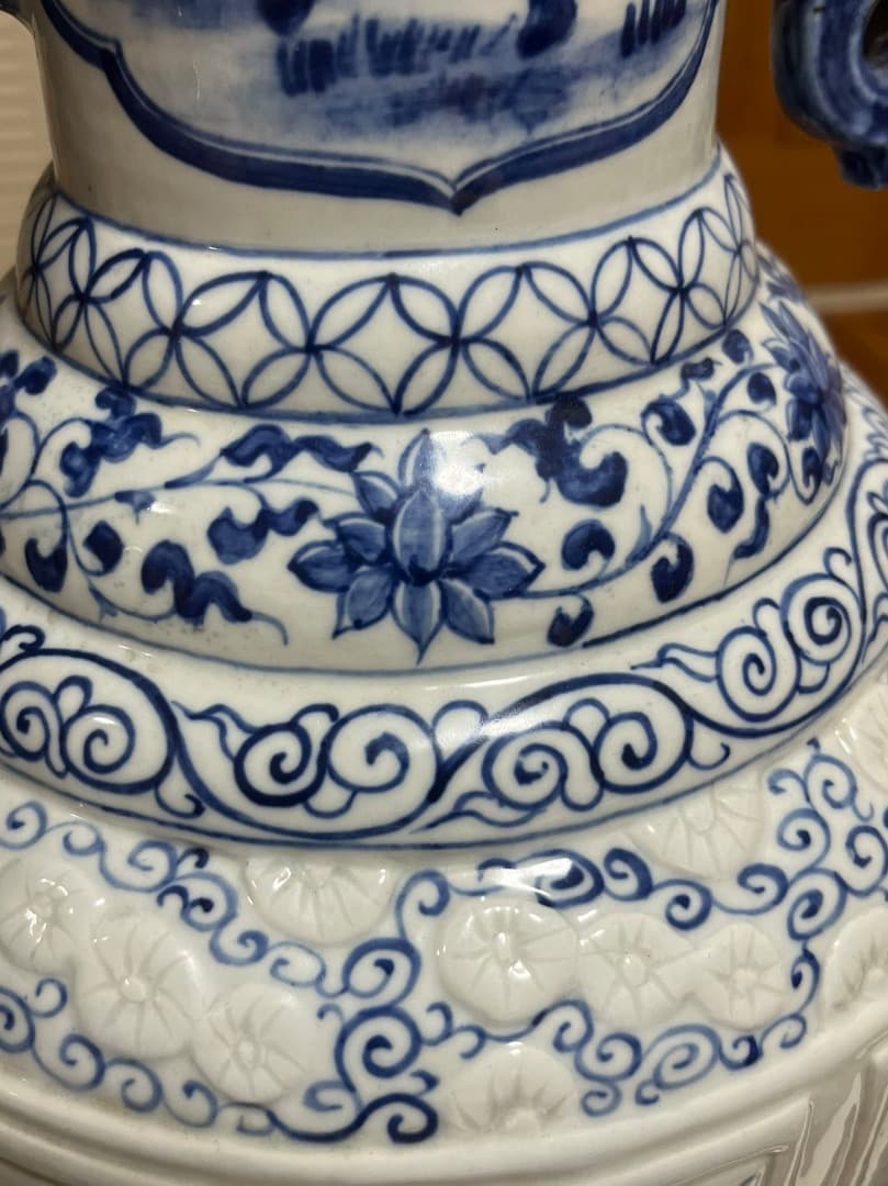 中国美術 清朝清代 青花刀馬人物図紋瓶 美品 陶磁器 装飾品 工芸品 美術品