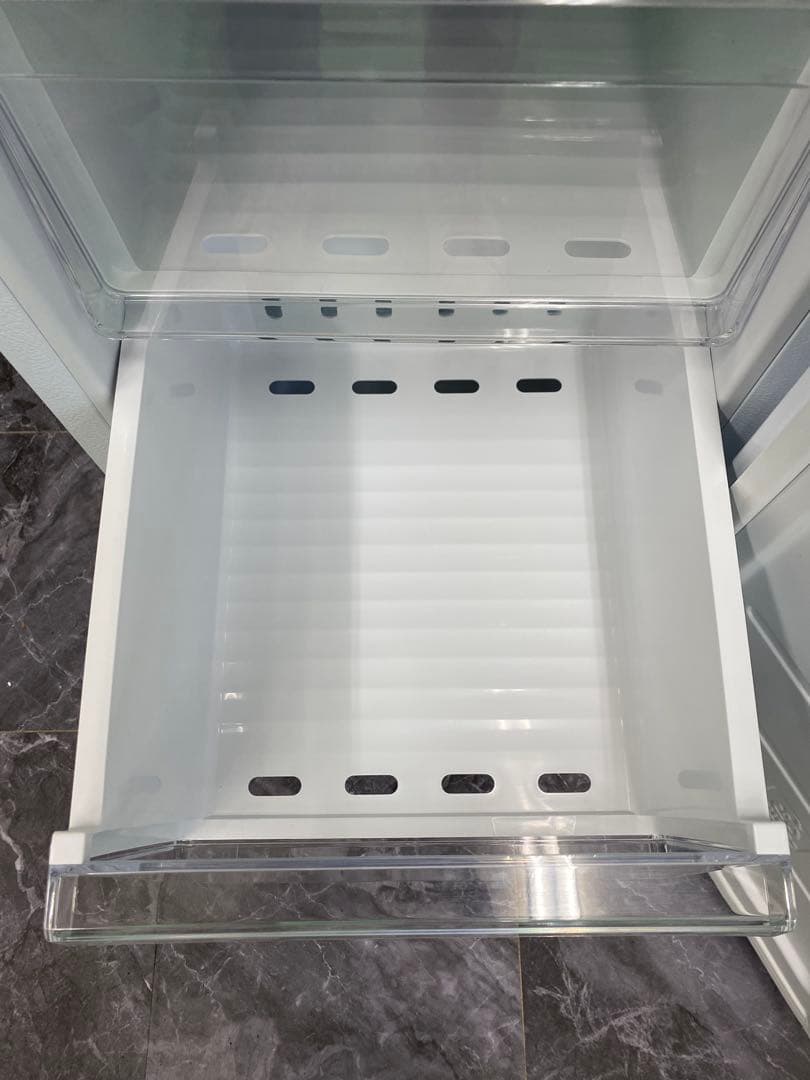 【美品】アイリスオーヤマ IUSN-8A-W ノンフロン冷凍庫 80L 24年製