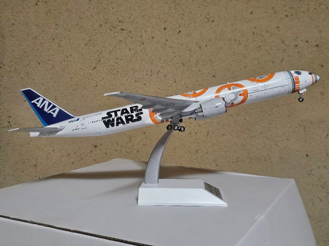 ANA B777-300ER STAR WARS BB-8 1/200 JCWings B777-300ER ANA BB-8 JA789A