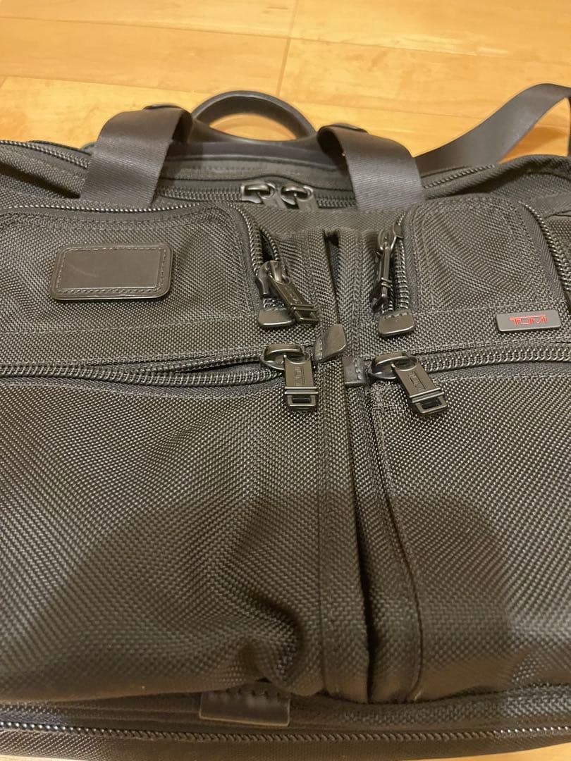 ら*ア様 TUMI ビジネスバッグ ブラック 多ポケット