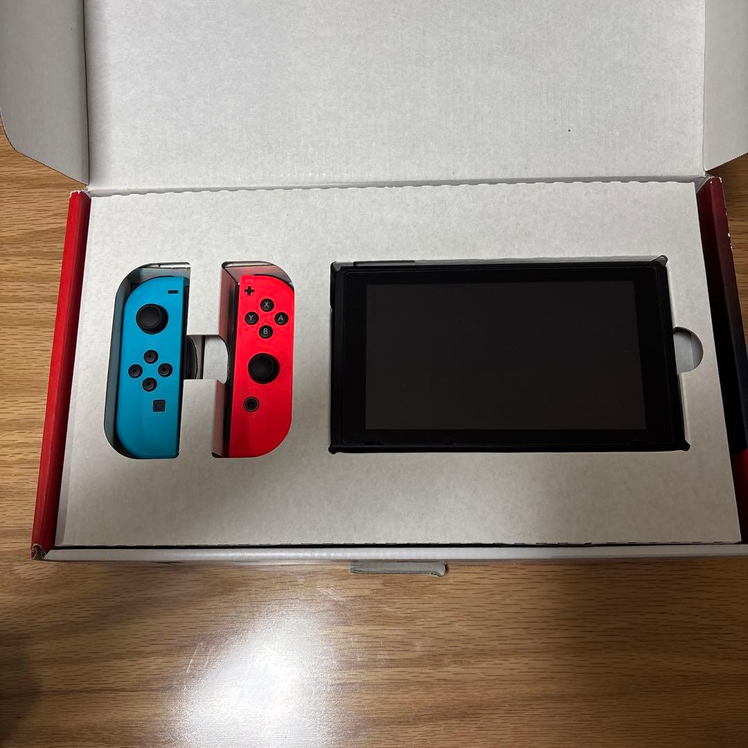 【バッテリー強化版】Nintendo Switch本体 （収納ケース付き）