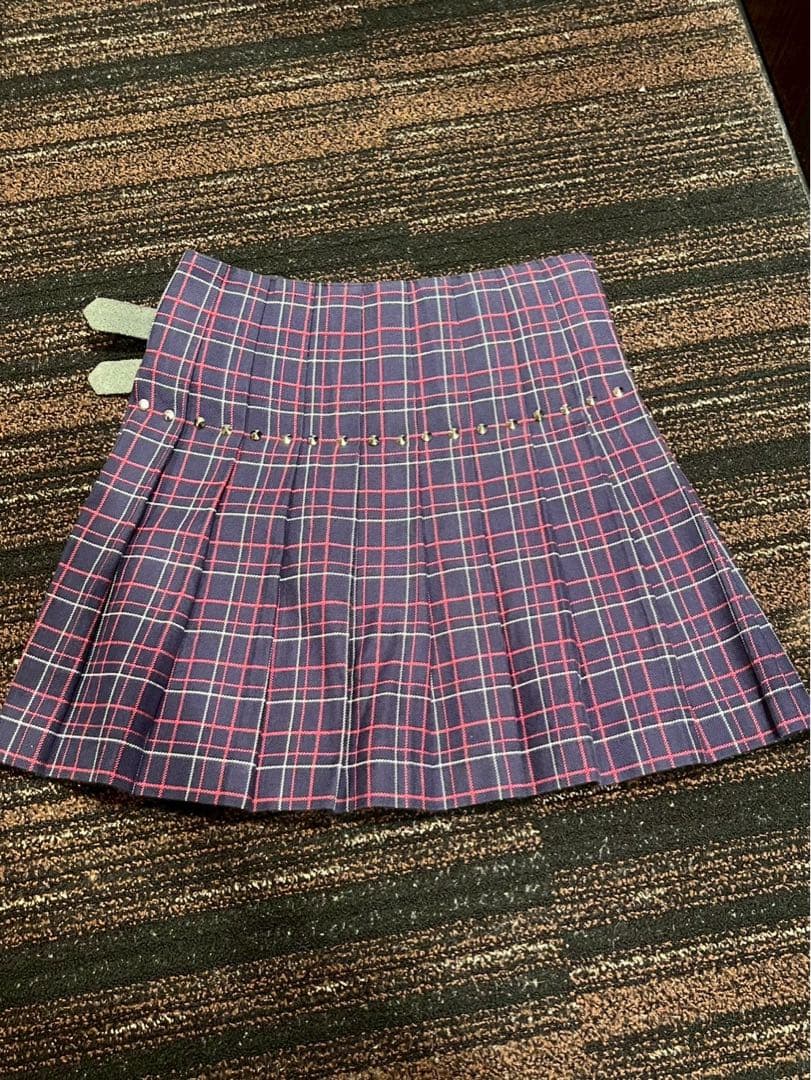 ジュンヤワタナベ、ネイビーとレッドのチェック柄プリーツスカート