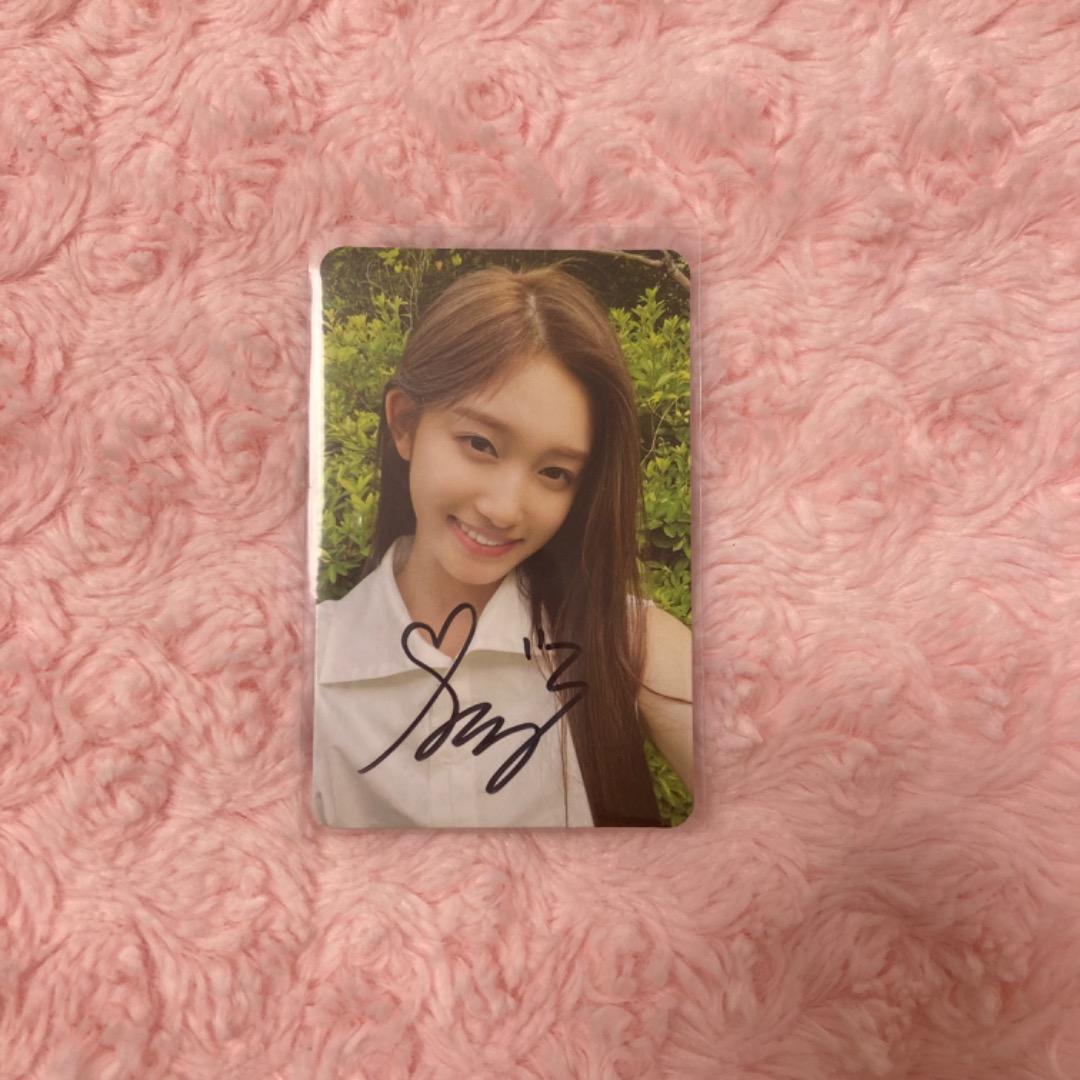 IVE イソ 直筆サイン トレカ - メルカリ