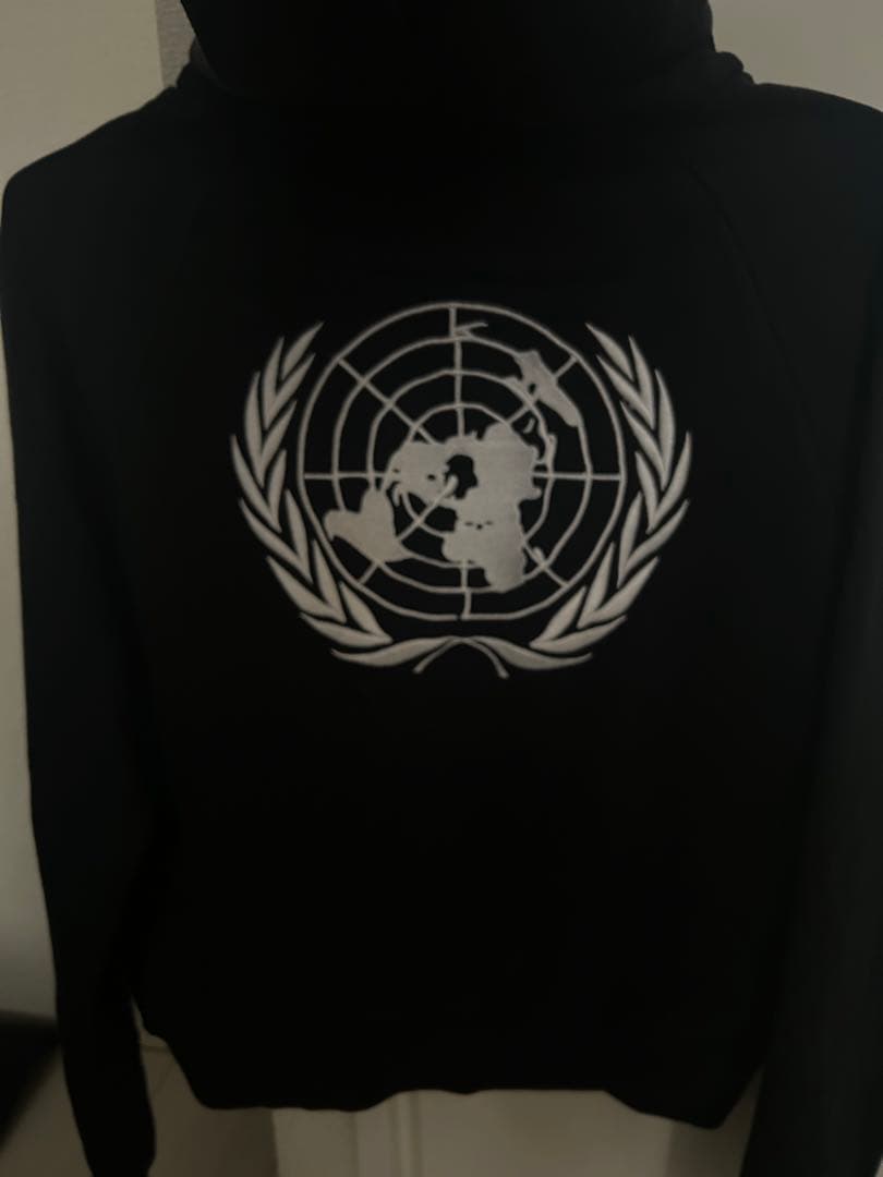 トップス vetements freehugs hoodie