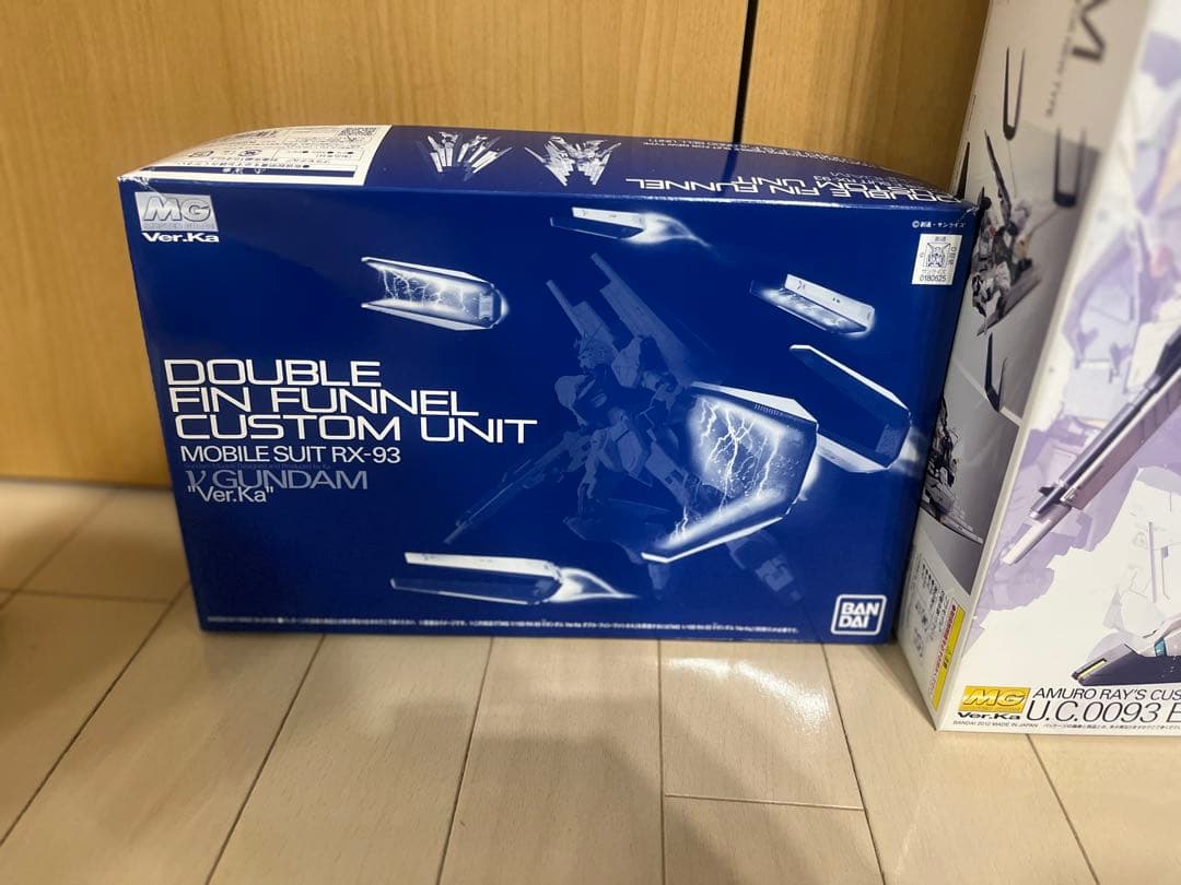 MG 1/100 νガンダム ＋ ダブルフィンファンネル 拡張セット2個 未組立 MG