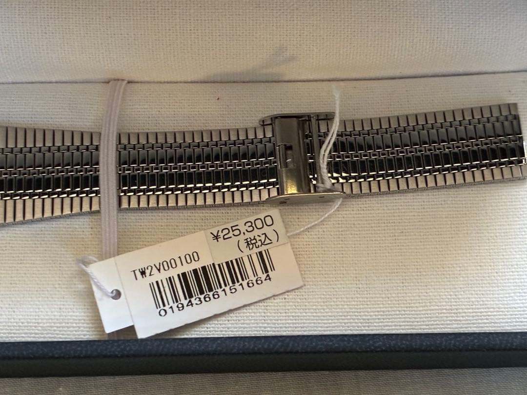 新品未使用　日本限定モデルQ TIMEX腕時計 TX-TW2V00100