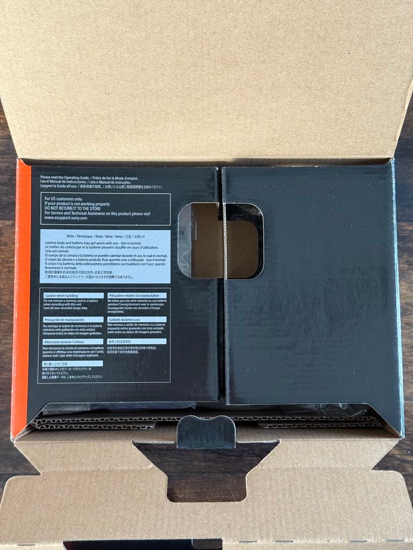 SONY FDR-AX700 4K ハンディカム　256GBメモリカード２枚付き