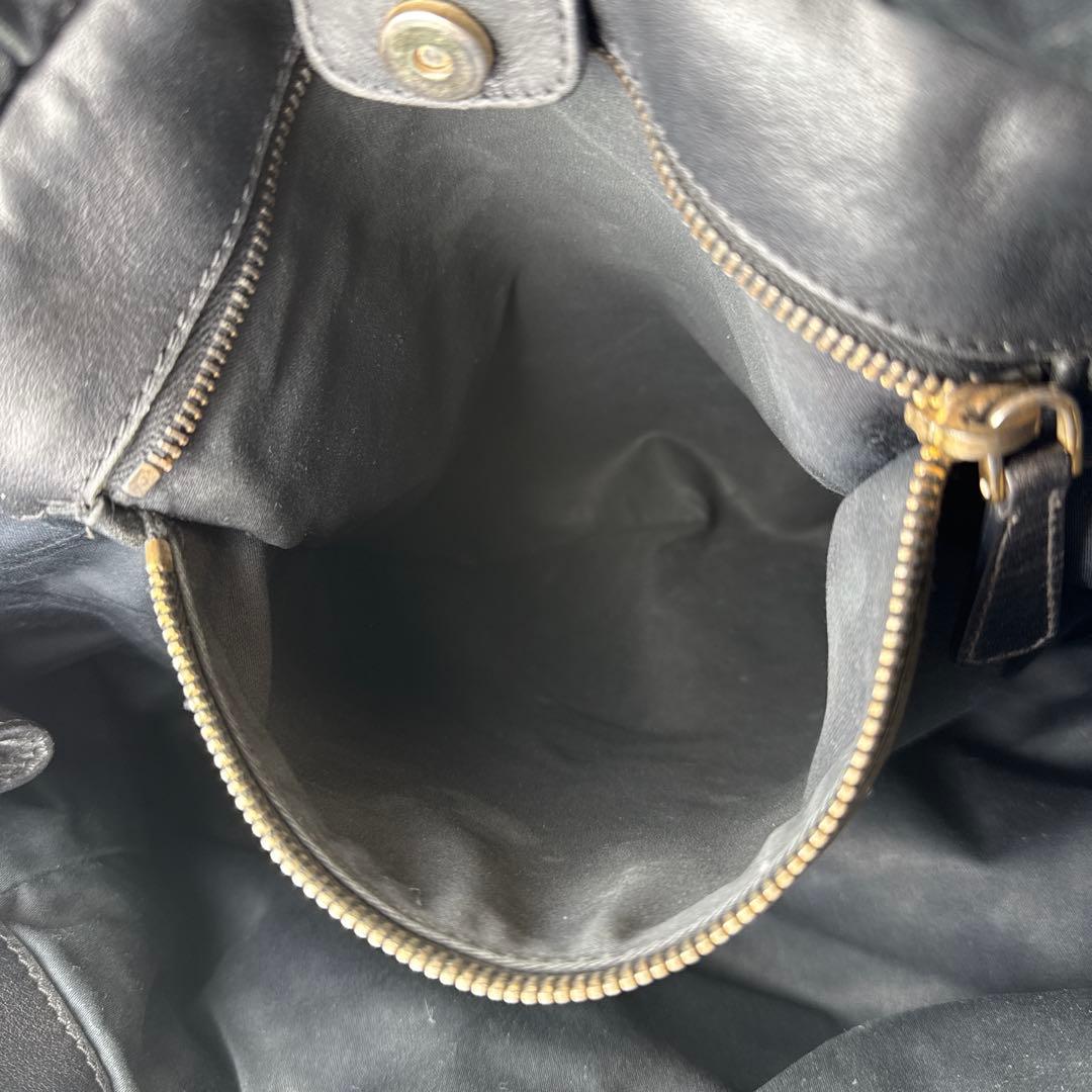 ミュウミュウ　ハンドバッグ　ヴィッテロリュクス レザー ハンドバッグ トート 黒