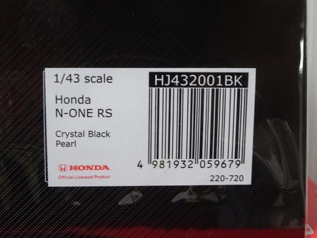 1/43スケールのホンダN-ONE RS、クリスタルブラックパール