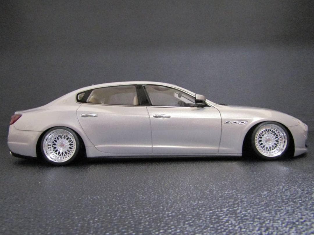 1/18 マセラティ クアトロポルテ カスタム