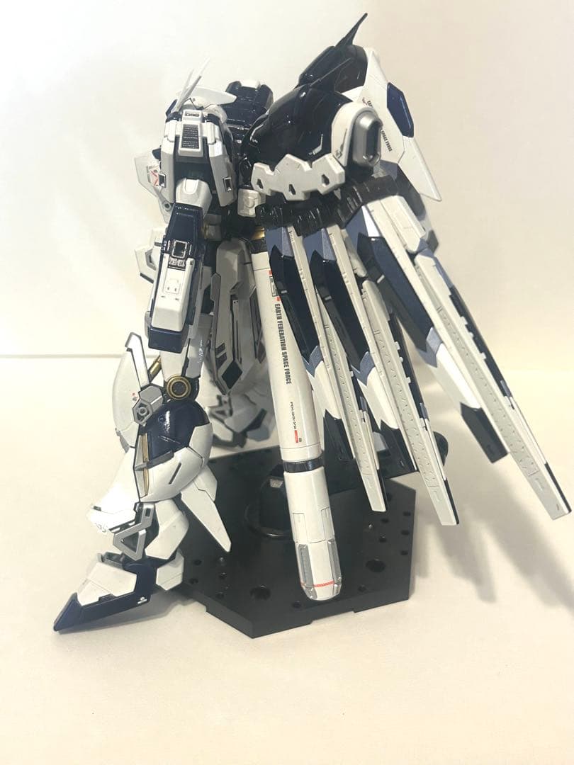 RG Hi-νガンダム　完成品　全塗装