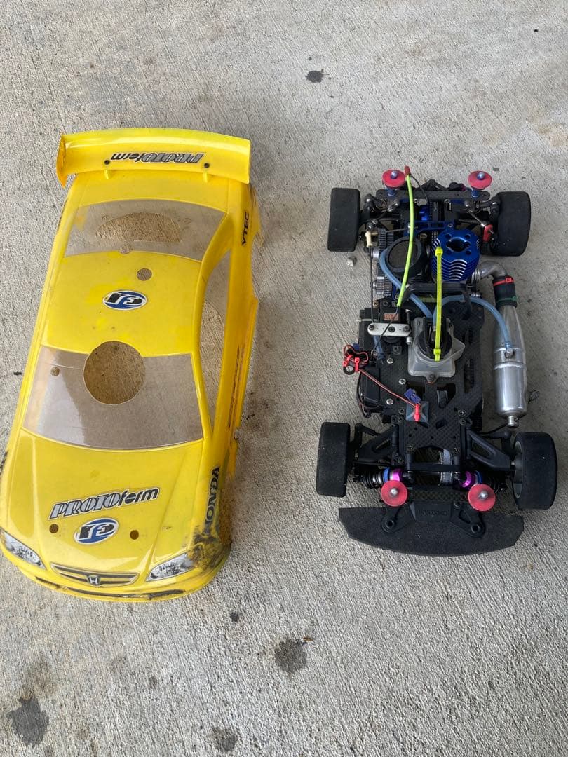 エンジンカー　ラジコン　2台セット 状態不明　ジャンク