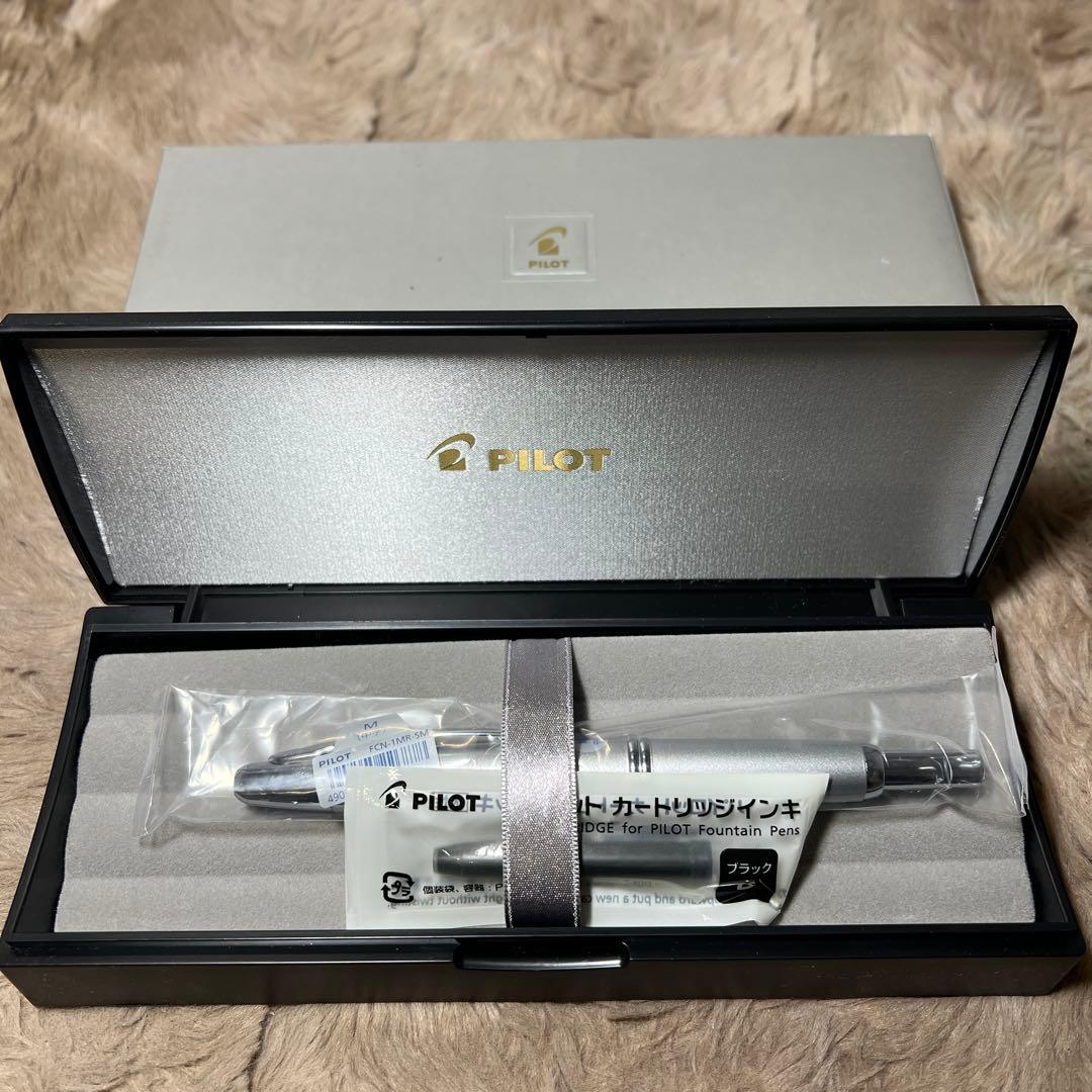 PILOT万年筆 マンネンヒツ キャップレス S M シルバー FCN1MRSM - メルカリ